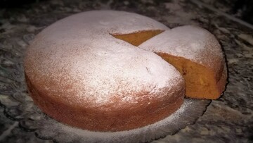 Печемо смачний пиріг до чаю із простих інгредієнтів: рецепт на час війни