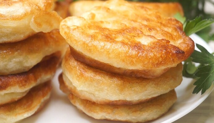 Как приготовить оладьи без кефира и яиц: простой рецепт