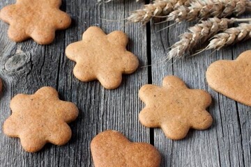 Печемо смачне печиво з томатним соком: рецепт на час війни