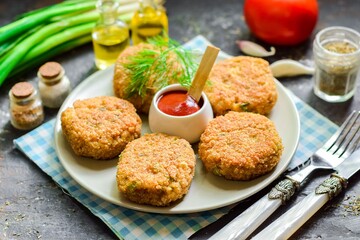 Як приготувати ніжні ячні котлети без м'яса: простий рецепт