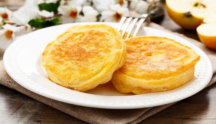 Как приготовить сладкие оладушки на молоке: простой рецепт