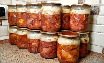 Як зробити тушонку в домашніх умовах: рецепти в каструлі, духовці та мультиварці