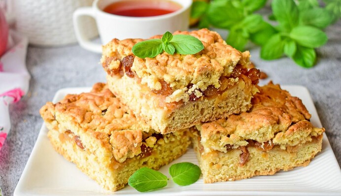 Як приготувати тертий пиріг із яблуками: простий рецепт