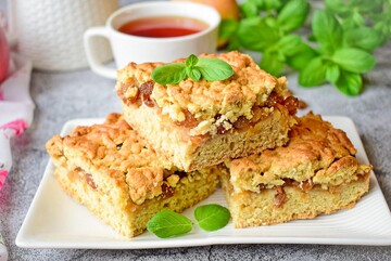 Як приготувати тертий пиріг із яблуками: простий рецепт