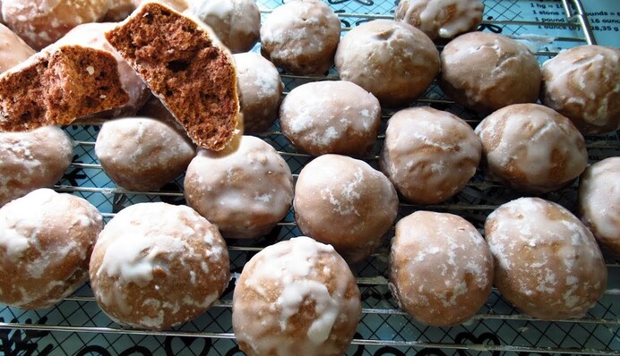 Як приготувати медові пряники на кефірі: простий рецепт