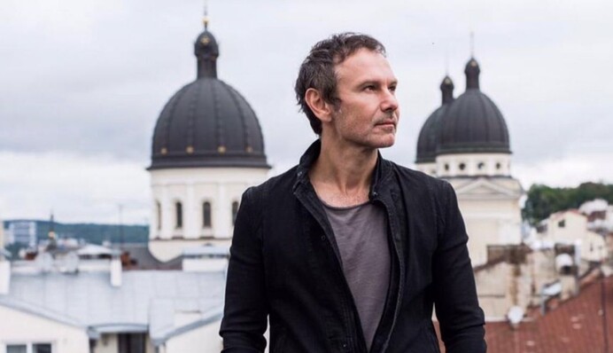 Всегда со мной: Вакарчук показал милый талисман от сына, который возит с собой по Украине