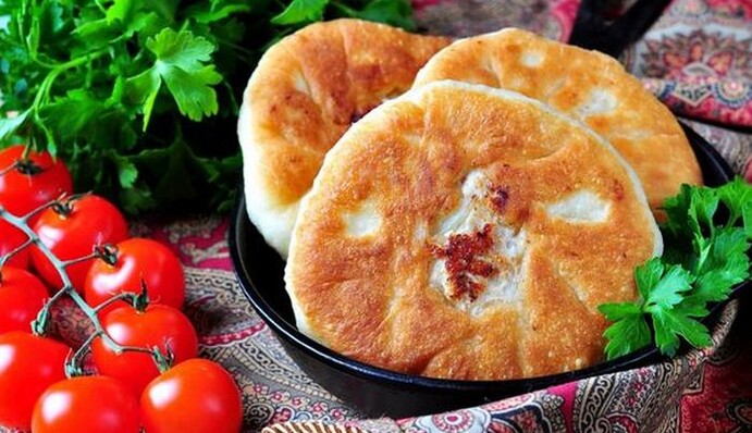 Как приготовить сочные беляши с мясом: простой рецепт на сковороде