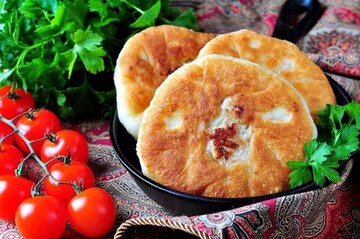 Как приготовить сочные беляши с мясом: простой рецепт на сковороде