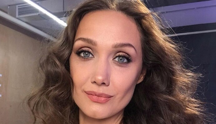 У мамы отказали ноги и речь: Евгения Власова рассказала о пережитом с начала войны