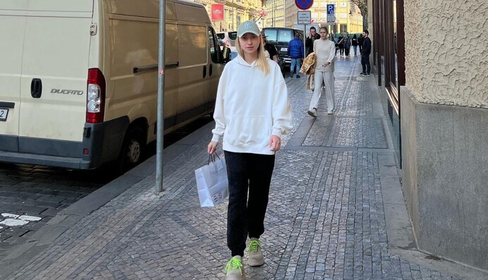 Жена Виктора Павлика вывезла сына из Украины и рассказала о пути в Германию