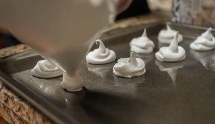 Як приготувати смачний домашній зефір з яблук: простий рецепт на желатині