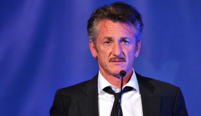 Ангел-хранитель на плече: Шон Пенн во Львове тепло поддержал Владимира Зеленского