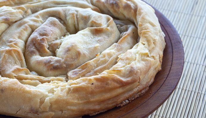 Как приготовить сладкую вертуту с яблоками на воде: простой рецепт пирога