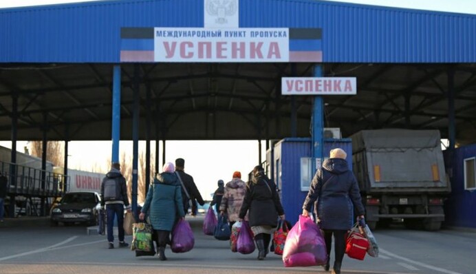 Росіяни нас як роздягали до трусів, так і роздягають - мешканка Донецька