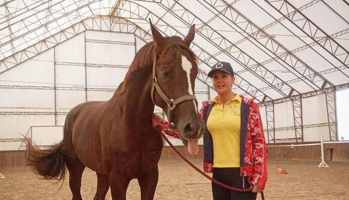 У Бучі російські окупанти розстріляли кінний клуб - загинув кінь Камалії