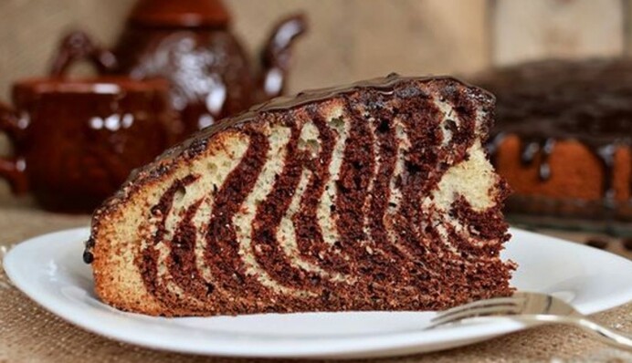 Как приготовить бисквитный торт Зебра на кефире: простой рецепт