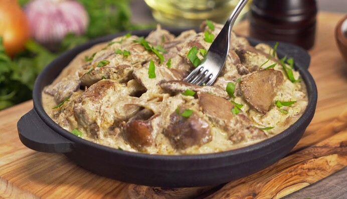 Как приготовить куриную печень в сметане: простой рецепт