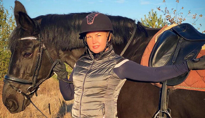 Антихристы, горите в аду: Камалия показала, что русские сделали с ее лошадьми в Буче