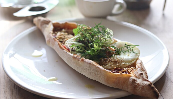 Як приготувати турецьку піцу піде з начинкою: простий рецепт