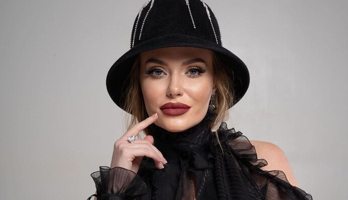 Слава Камінська висміяла фейк про її роботу в ескорт-послугах