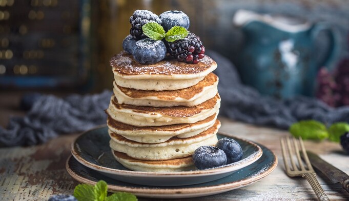 Как сделать пышные творожные оладьи: простой рецепт на завтрак