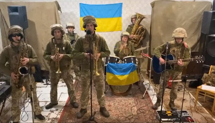 Під музику і байрактари: захисники України оригінально переспівали пісню Wellboy 