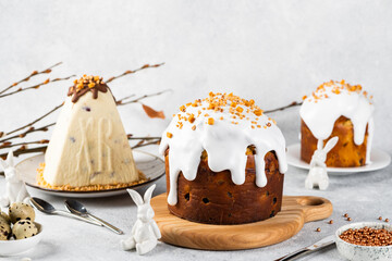 У чому різниця між паскою, пасхою та кулічем: особливості рецептів та походження