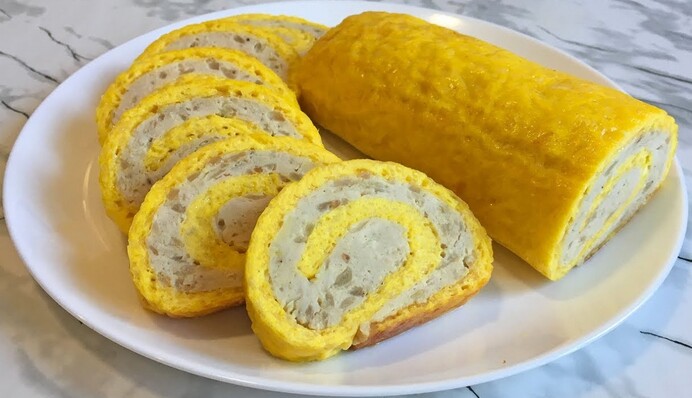 Как приготовить на ужин сырный рулет с фаршем: простой рецепт в духовке