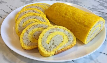 Як приготувати на вечерю сирний рулет із фаршем: простий рецепт у духовці