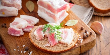 Як швидко засолити сало у гарячому розсолі: простий рецепт