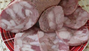 Як приготувати на Великдень домашню рублену ковбасу: простий рецепт без оболонки