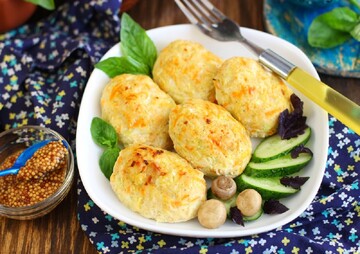 Як зробити соковиті рибні котлети з сиром: простий рецепт на сковороді