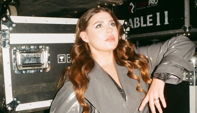 Вынесли все, даже микрофон: русские разворовали дом солистки KAZKA под Гостомелем