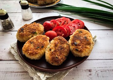 Як приготувати смачні та ситні курячі котлети з булгуром: простий рецепт