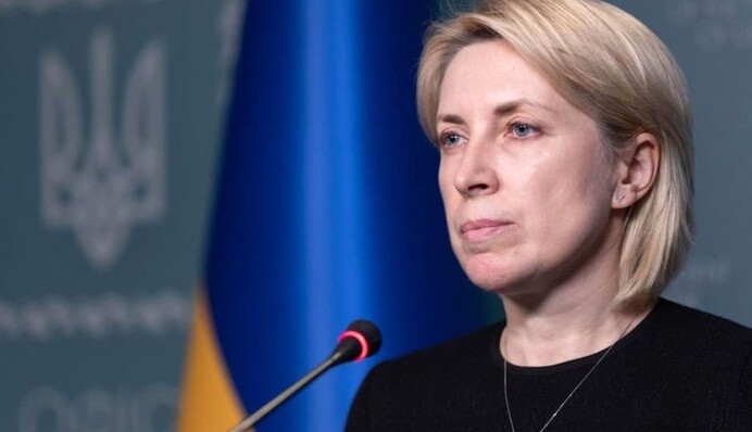 Не маємо права на зайві емоції: Ірина Верещук розповіла, як спілкується із чоловіком та сином під час війни