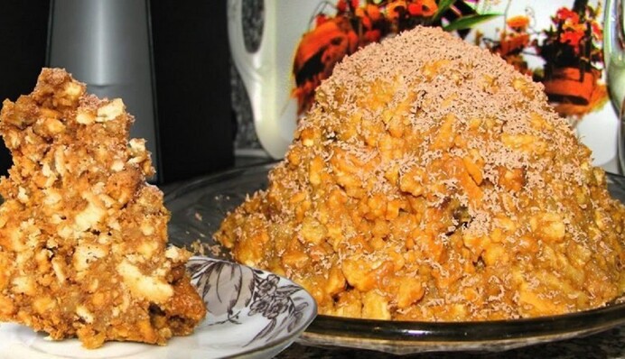 Как приготовить торт Муравейник со сгущенным молоком: простой рецепт