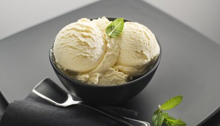 Як приготувати вершкове морозиво в домашніх умовах: простий рецепт