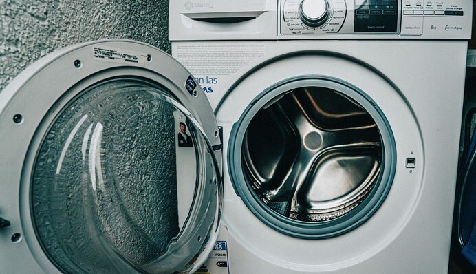 Як почистити пральну машину від накипу: прості способи з лимонною кислотою