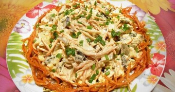 Як приготувати на вечерю грузинський курячий салат: простий рецепт