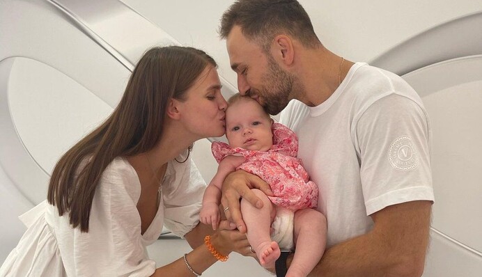 Жена Макса Михайлюка показала милые фото дочери в честь ее первого дня рождения