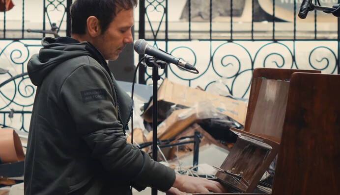 Вакарчук эмоционально исполнил 