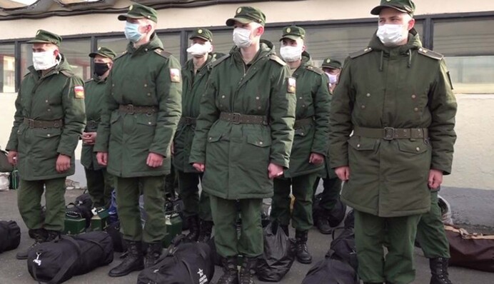 Людей нет, но вы держитесь: как в России проходит путинская  