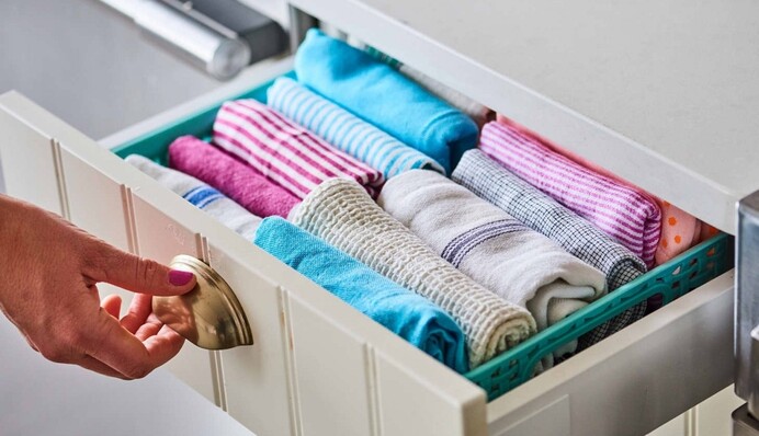 Як прибрати плями та неприємний запах кухонних рушників: прості лайфхаки для прання