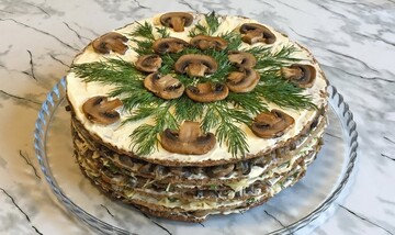 Як приготувати смачний печінковий торт із грибами: простий рецепт