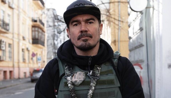 Фагот показав підрослого сина, якого вчить поводитися зі зброєю: фото