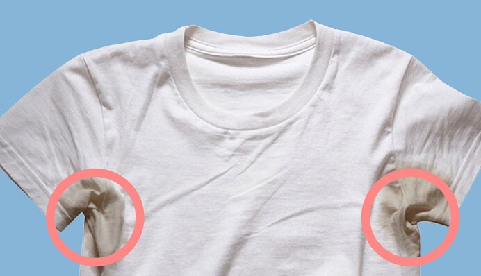 Як вивести плями від поту на світлому одязі: топ-5 лайфхаків для прання