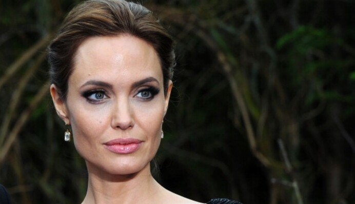 Є її номер телефону: хто насправді стоїть за приїздом Анджеліни Джолі до України