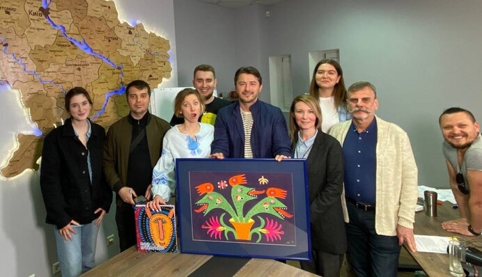 Картину Марії Примаченко продали на аукціоні за рекордну суму - гроші підуть на допомогу ЗСУ