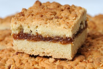 Як приготувати тертий пиріг із яблуками: простий рецепт як у дитинстві