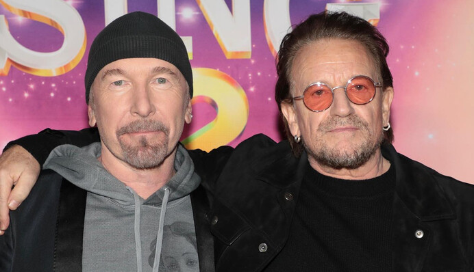 Боно та Едж із U2 у Києві заспівали перед українцями у метро: відео